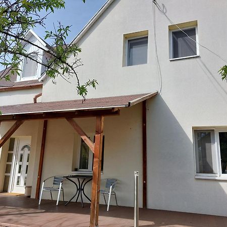 Ferienwohnung Bridgehaus Balatonfüred Exterior foto