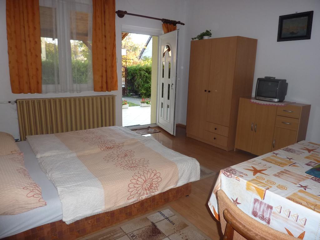 Ferienwohnung Bridgehaus Balatonfüred Zimmer foto