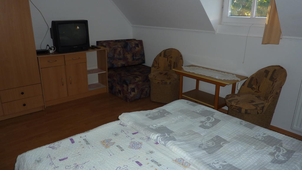 Ferienwohnung Bridgehaus Balatonfüred Zimmer foto
