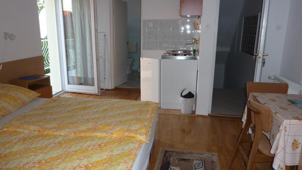 Ferienwohnung Bridgehaus Balatonfüred Zimmer foto